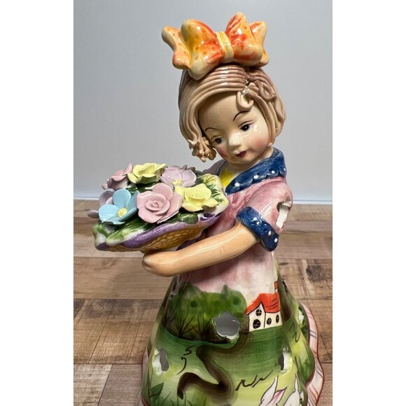 Vintage Ceramic Girl With Flowers Figurine Candleholder Hand-Painted Pastel Colo - Picture 2 of 7